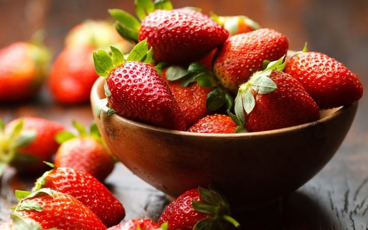 Health Benefits of Strawberries | Benefits of Eating Strawberries